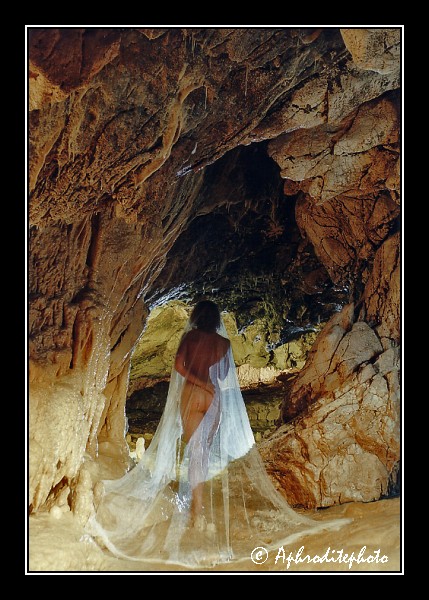102 La fée de la grotte 1